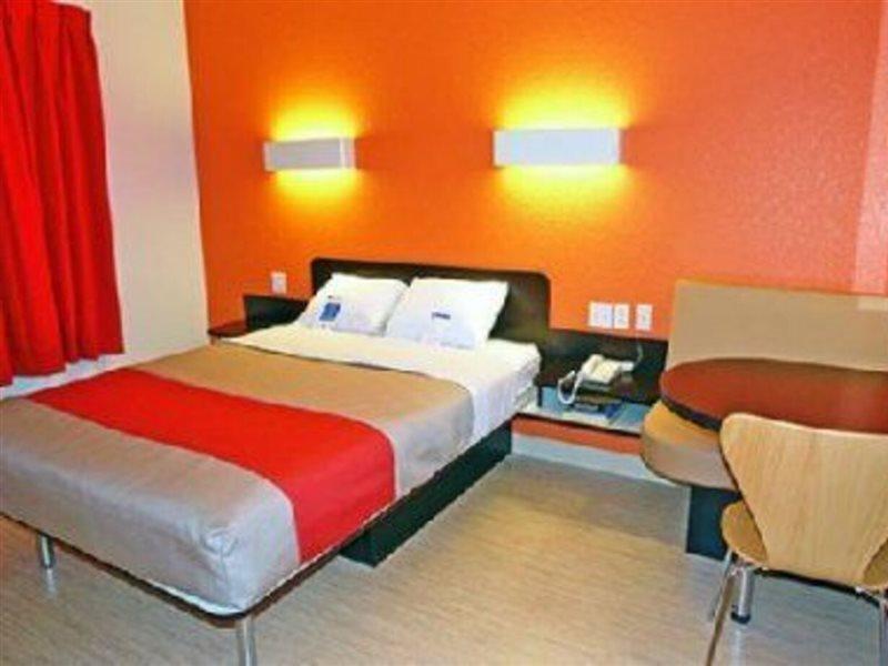 Motel 6-Anaheim, Ca - Maingate Екстер'єр фото