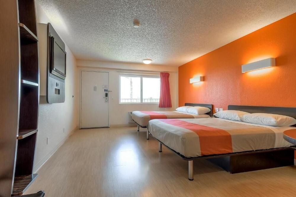 Motel 6-Anaheim, Ca - Maingate Екстер'єр фото
