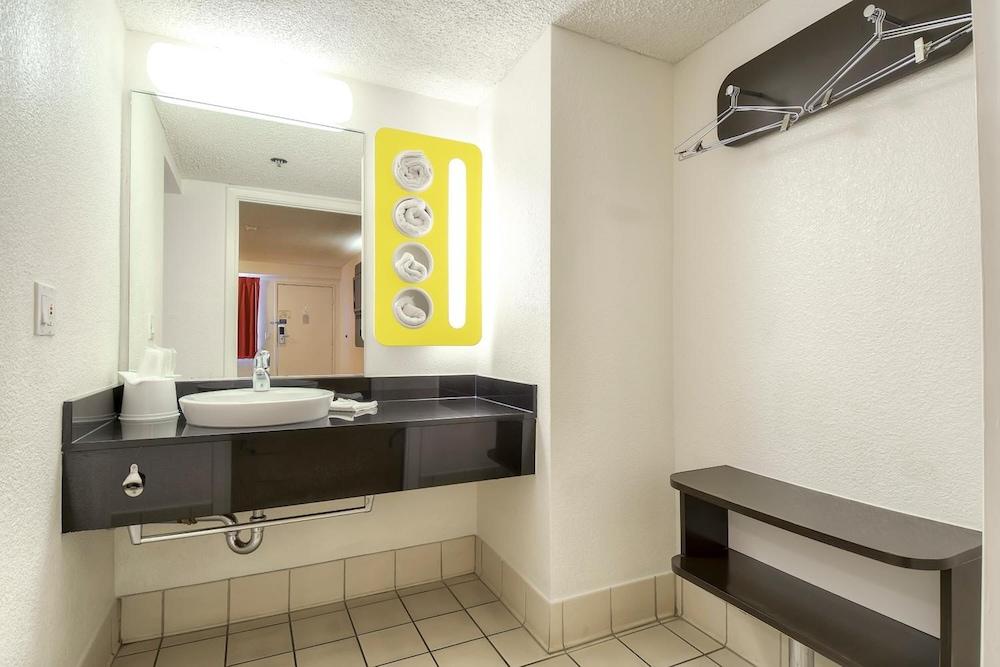 Motel 6-Anaheim, Ca - Maingate Екстер'єр фото